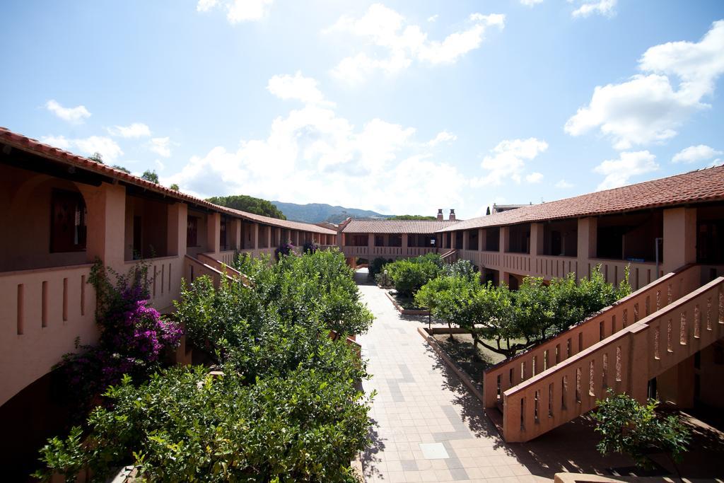 Отель Club Esse Cala Bitta Байя Сардиния Экстерьер фото